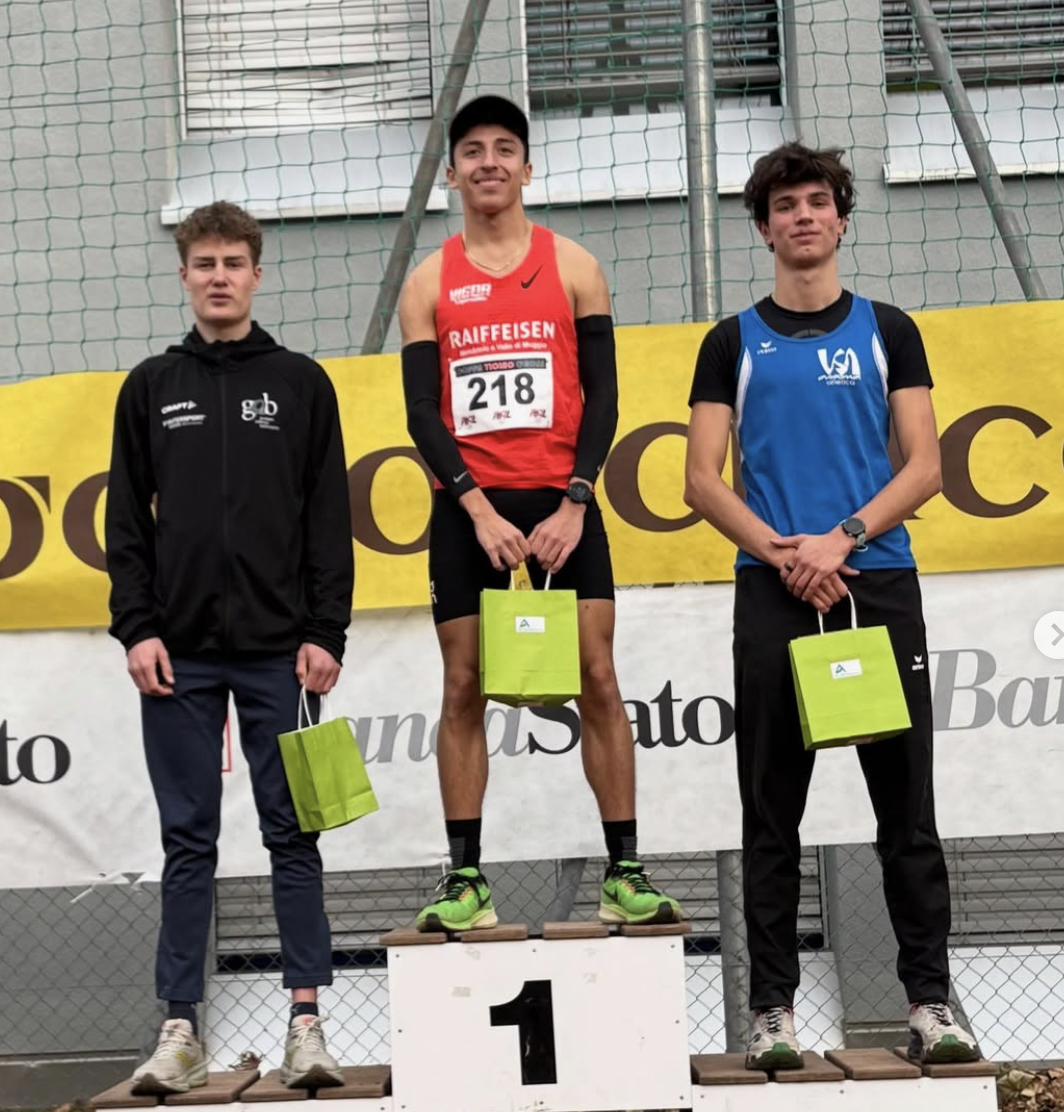 Eric Huanca Quispe domina a Camignolo